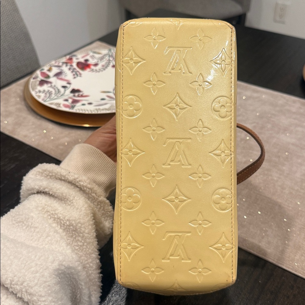 Louis Vuitton Monogram Vernis Reade PM - Picture 12 of 16